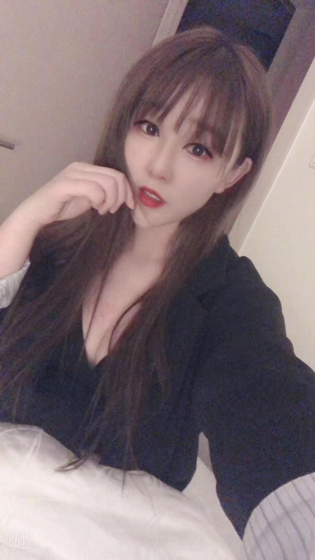 2021年1月21做起来很舒服想很很干的小燕